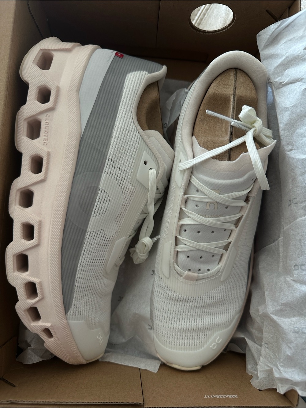 Brand New Cloudmonster Void in Ivory/ Seashell color Size 9 - Picture 4 of 6